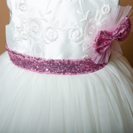 Rochiță albă elegantă cu fundă din paiete Puggi (1-3 ani)