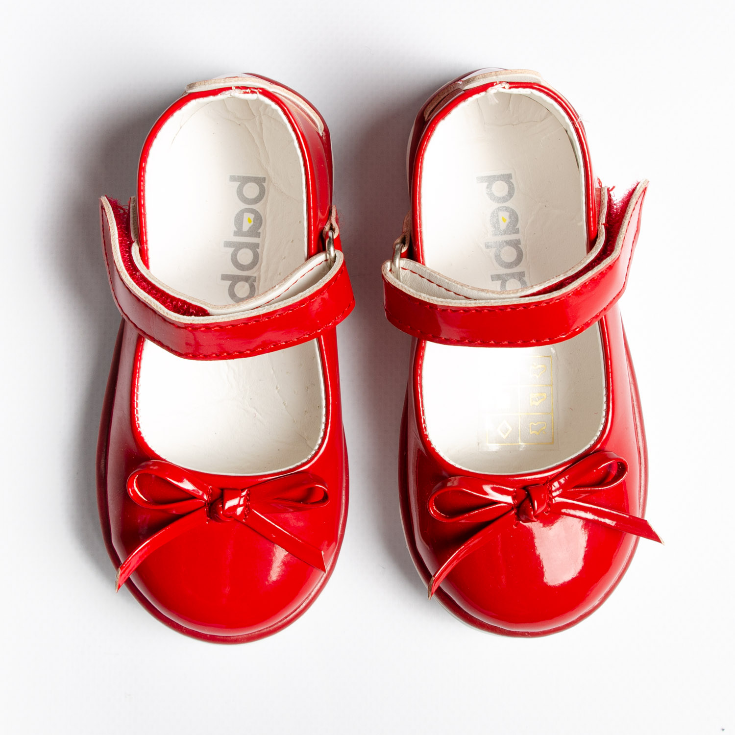 Snack tail program Pantofiori roșii din piele lăcuită. Pantofi de copii. Încălțăminte copii.