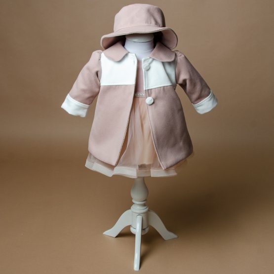 Rochiță de botez cu paltonaș și pălărie roz pudră