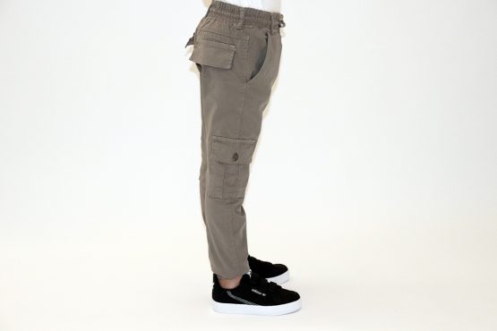 Pantaloni cargo cu buzunare și elastic Sercinio