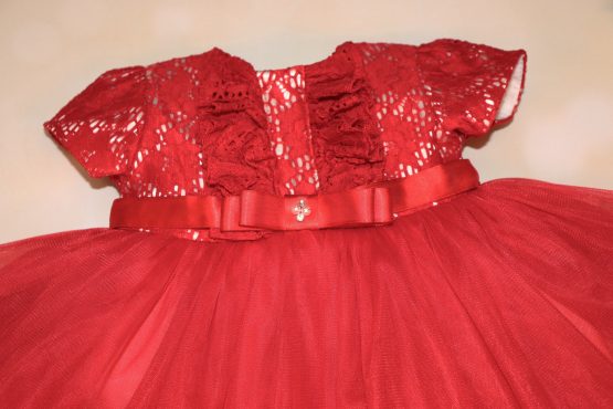 Rochiță de botez elegantă cu volănașe din dantelă pe piept - Alice roșie