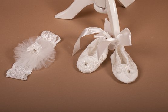 Rochiță de botez albă cu dantelă Francesca ( 3-6-9 luni)