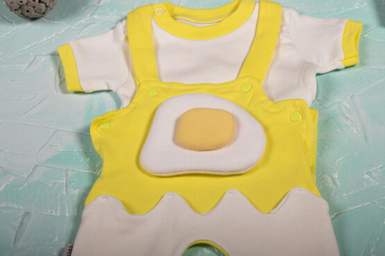 Set de bebeluși cu tricou și salopetă galbenă cu bretele Cocomell (3-6-9 luni)