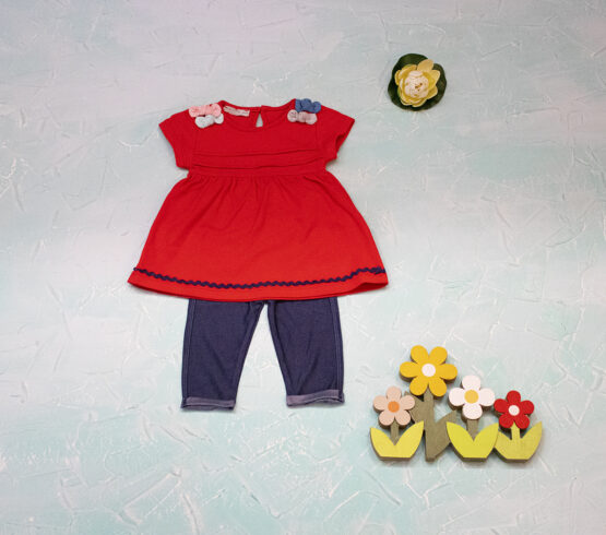 Costum de fetițe cu tricou roșu și pantaloni tip colant Via Girls (09-24 luni)