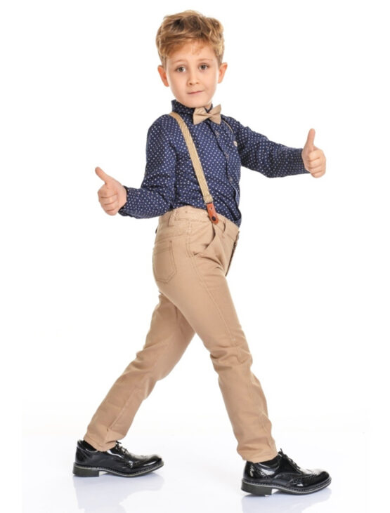 Costum de băieți cu cămașă albastră pantaloni bej cu bretele și papion ( 5-8 ani)
