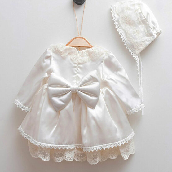 Rochiță de botez elegantă albă cu dantelă și bonetă (0-3/3-6 luni)